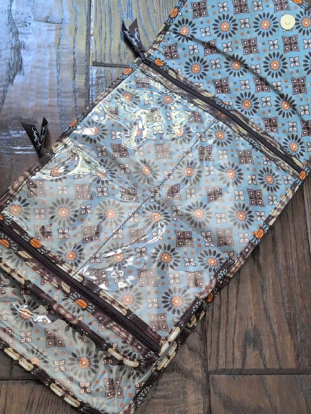 VERA BRADLEY I Quilted Canyon Floral Medallion Print Jewelry Travel Book Folio - Picture 11 of 14